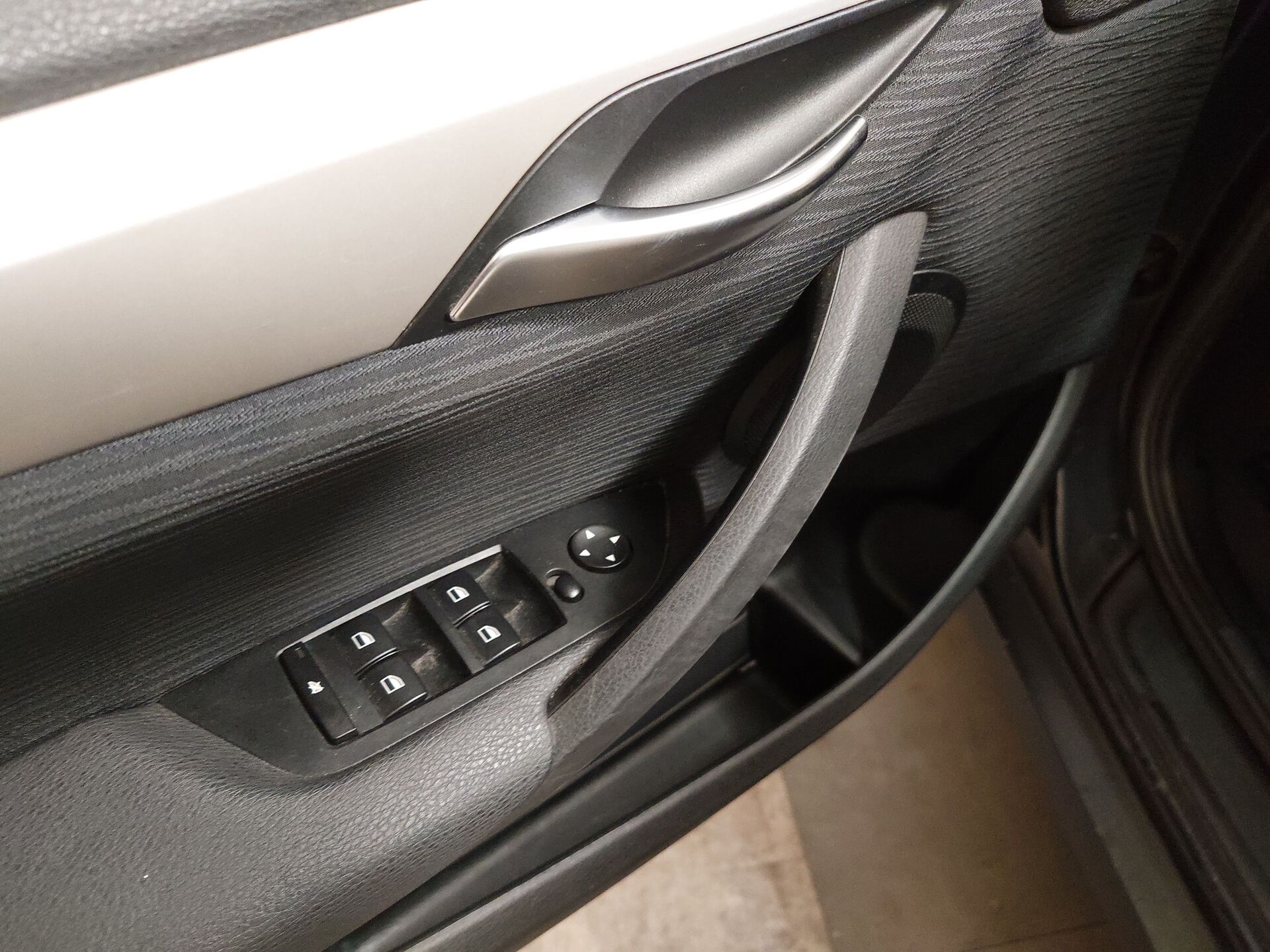 BMW X1 sDrive18d Navi AHK 10