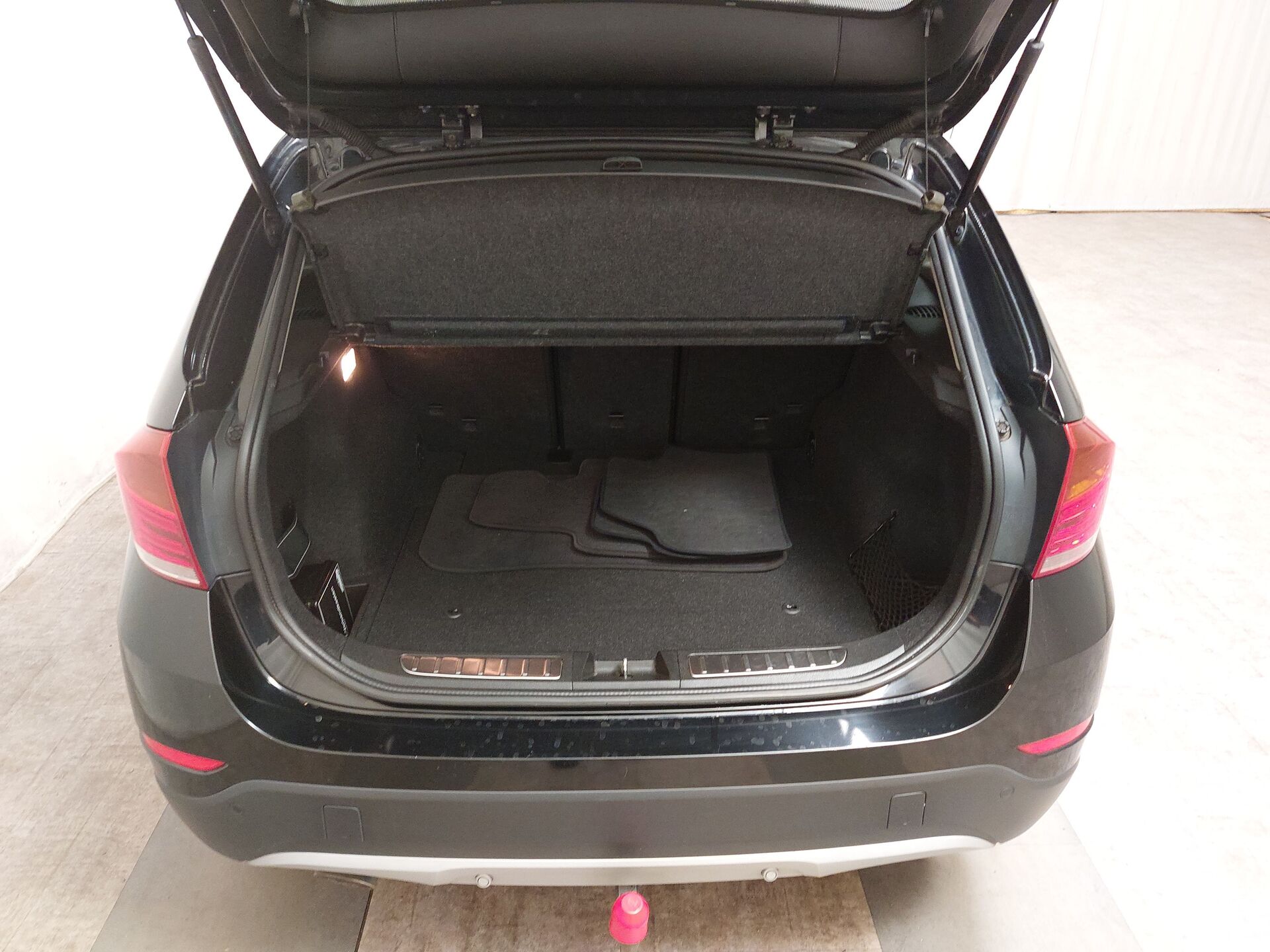 BMW X1 sDrive18d Navi AHK 15