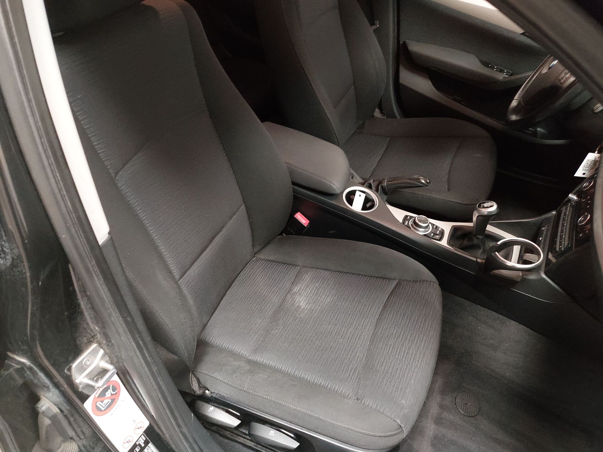 BMW X1 sDrive18d Navi AHK 11