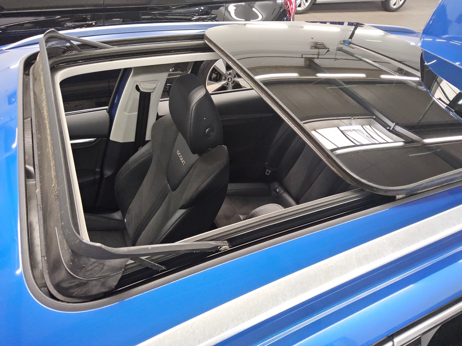 Skoda Octavia Kombi 2.0 TDI Scout Navi LED vc Shz Pano T-Leder 13