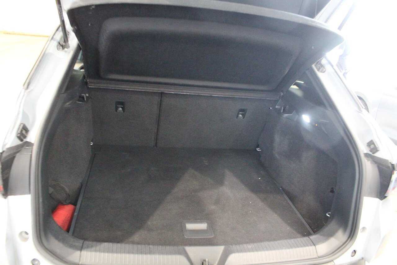 Volkswagen ID.4 Pro Performance NAVI LED PDC AHK 9