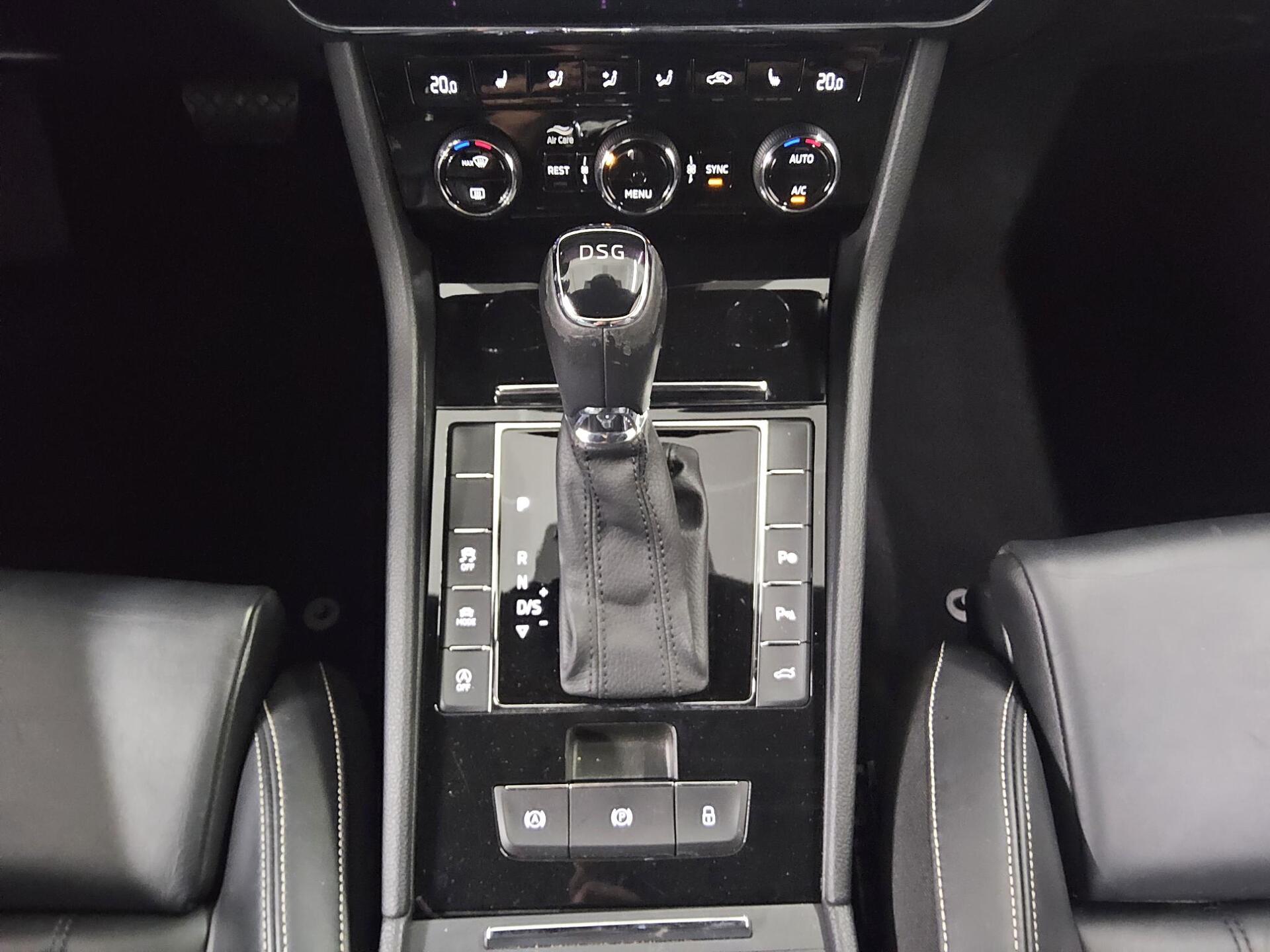 Skoda Superb Kombi 2.0 TDI L&K Navi LED vc Shz Pano Sound Leder 6