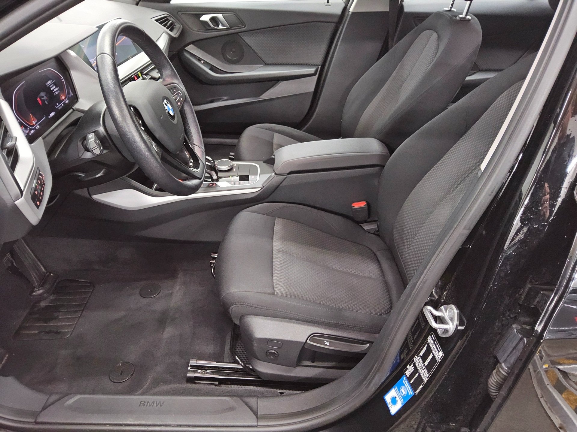 BMW 116dA Navi LED LC-Pro PDC SHZ 9