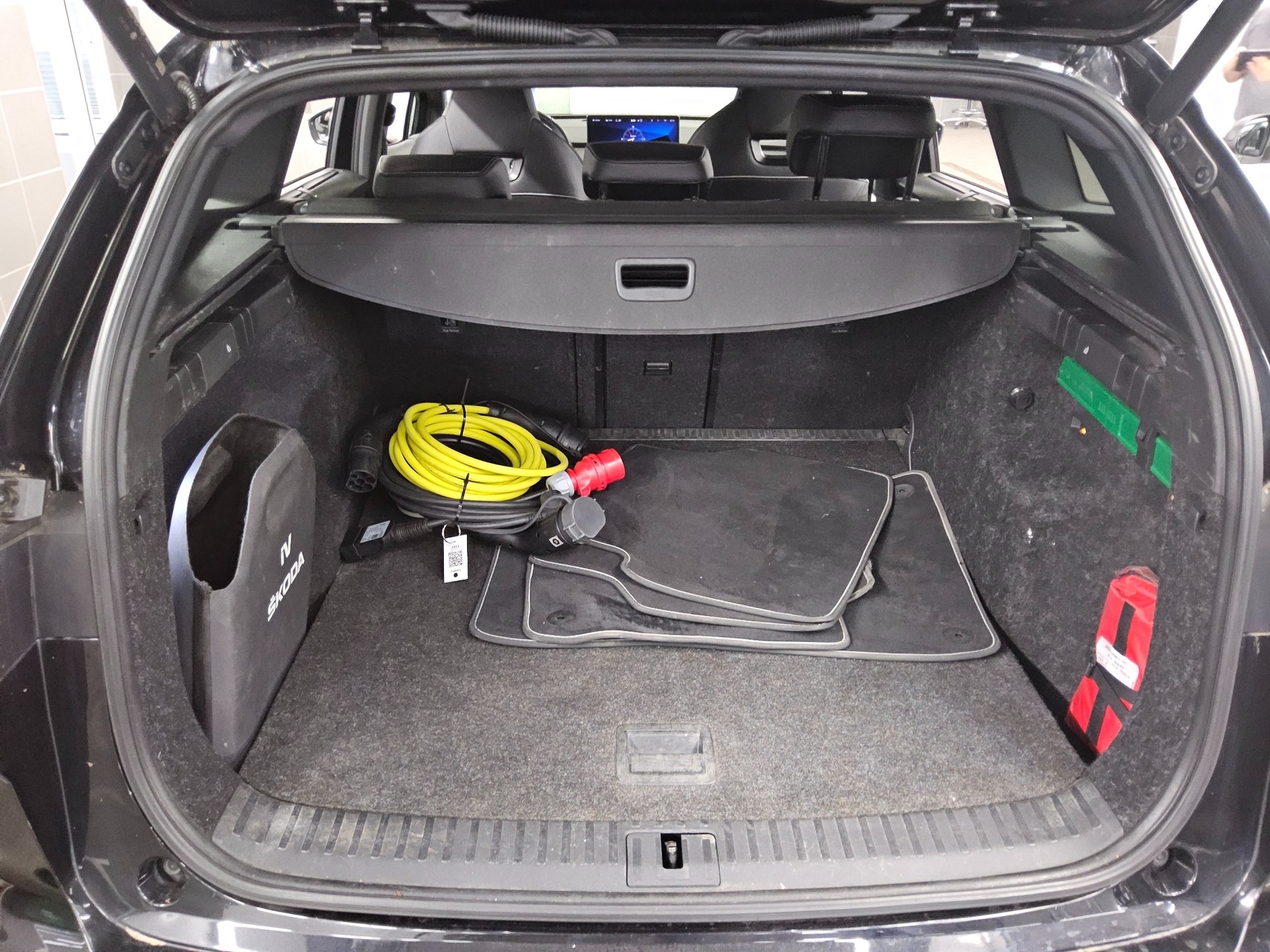 Skoda Enyaq iV 80 SportLine Navi LED Shz T-Leder 12