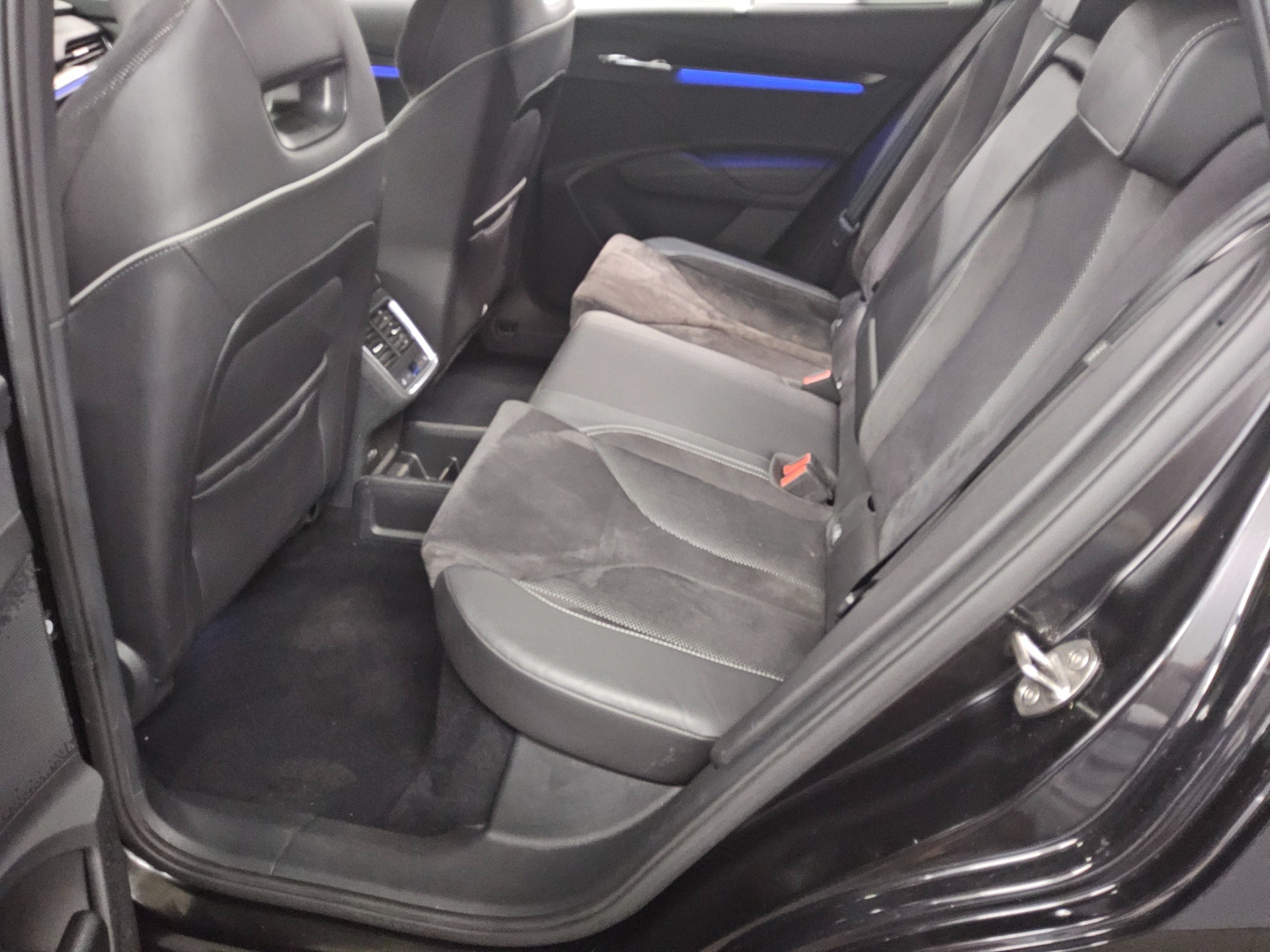 Skoda Enyaq iV 80 SportLine Navi LED Shz T-Leder 13
