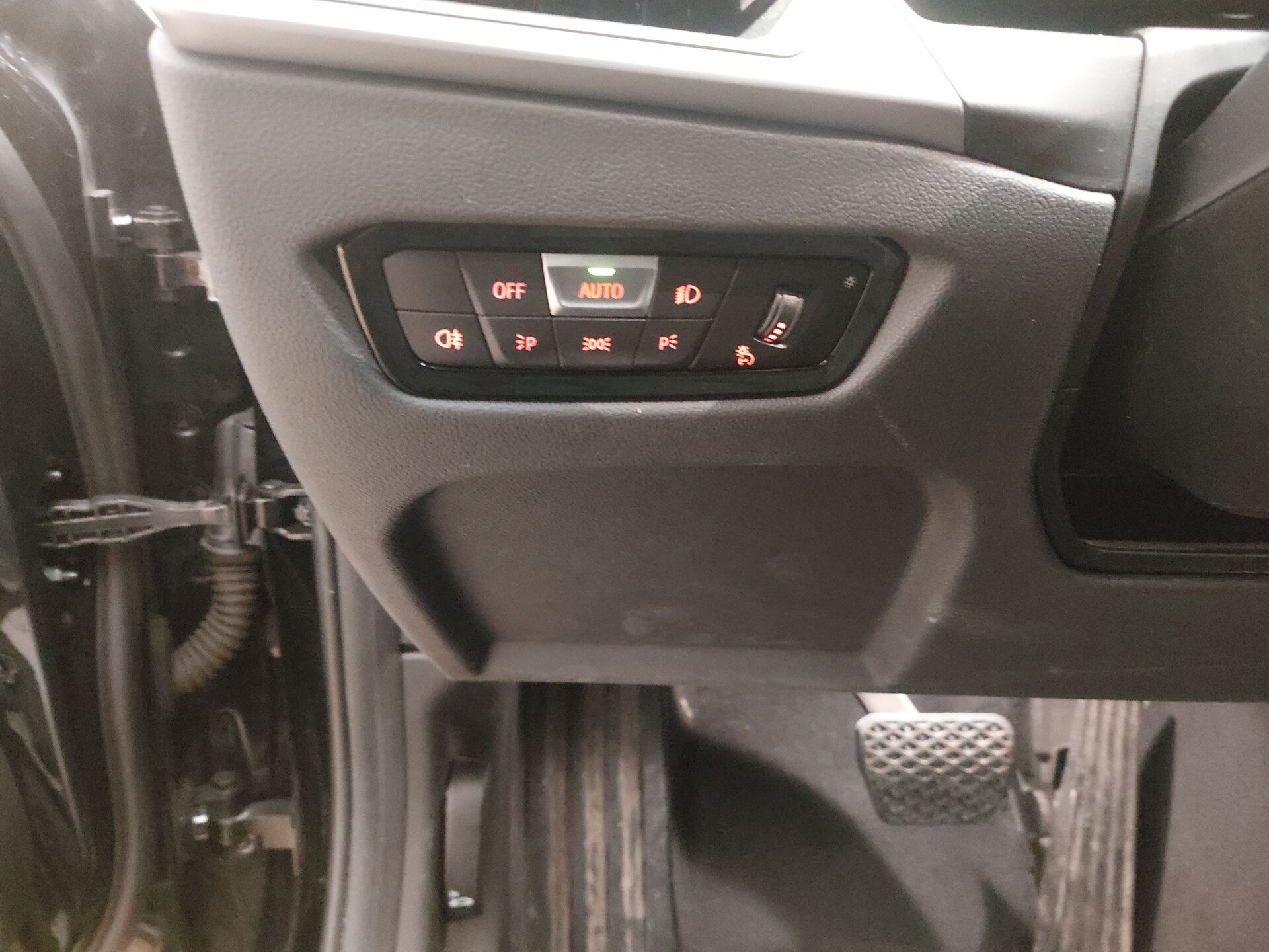 BMW 320 Touring PANO CURVED KAMERA 9
