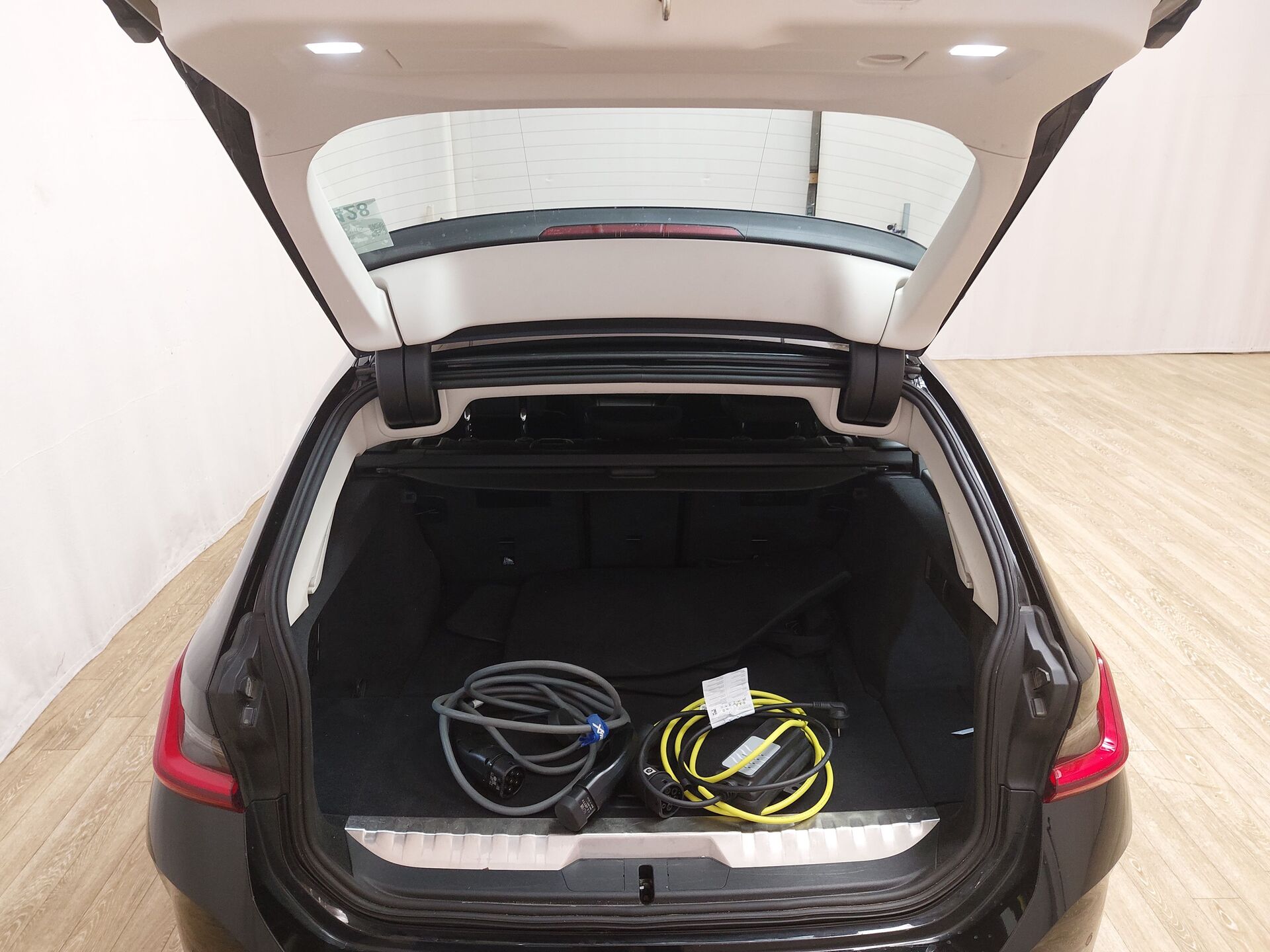 BMW 320 Touring PANO CURVED KAMERA 15
