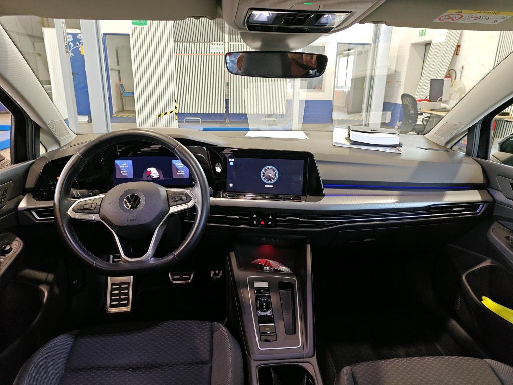 Volkswagen Golf-8 Var. 2.0 TDI Active NAVI LED PANO HuD SHZ 5