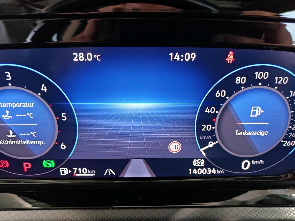 Volkswagen Golf-8 Var. 2.0 TDI Active NAVI LED PANO HuD SHZ 7