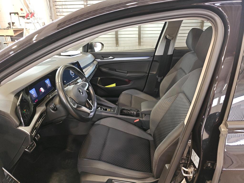 Volkswagen Golf-8 Var. 2.0 TDI Active NAVI LED PANO HuD SHZ 6