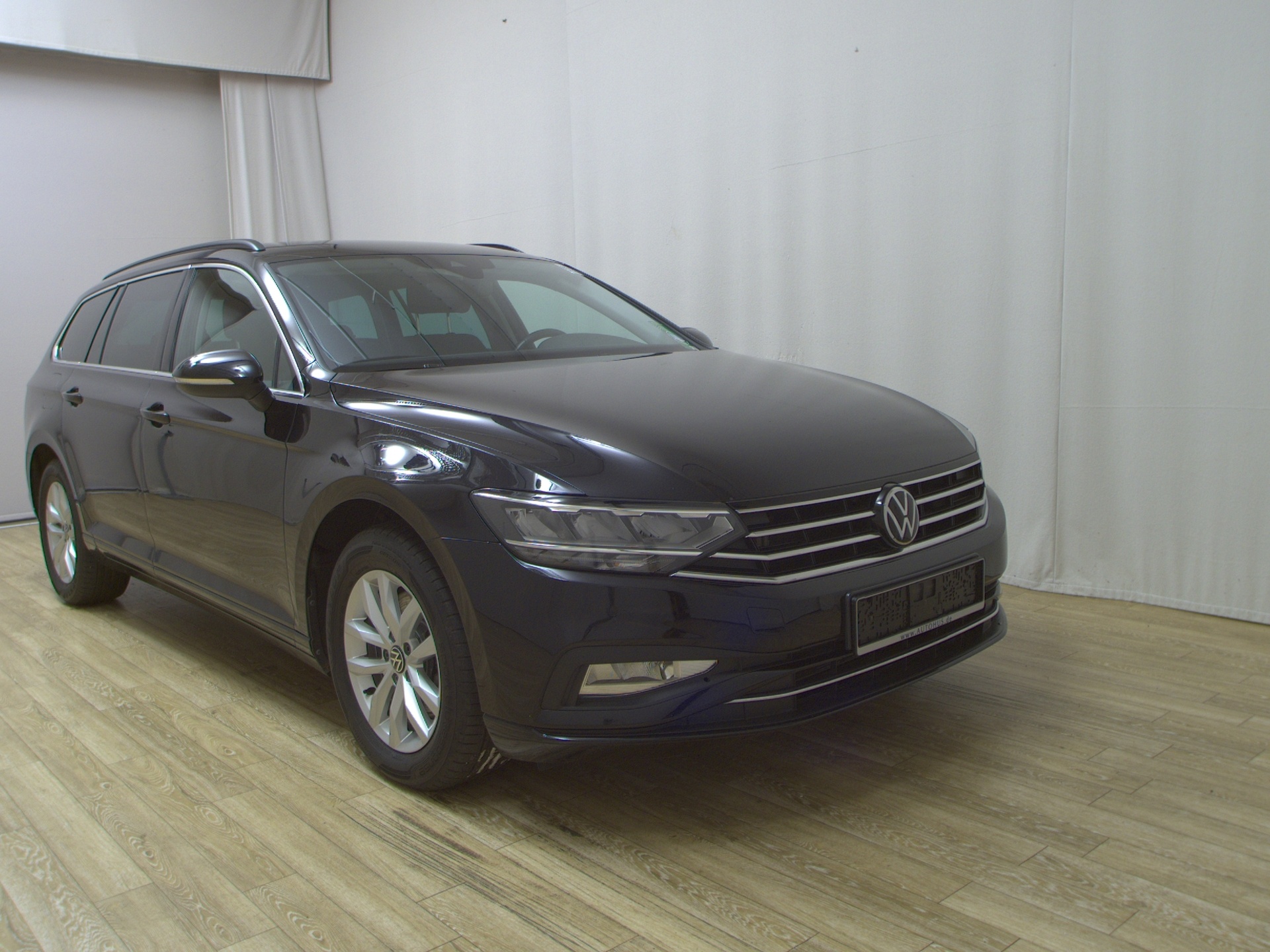 Volkswagen Passat Var. 2.0 TDI Business Navi LED DC StHzg 3