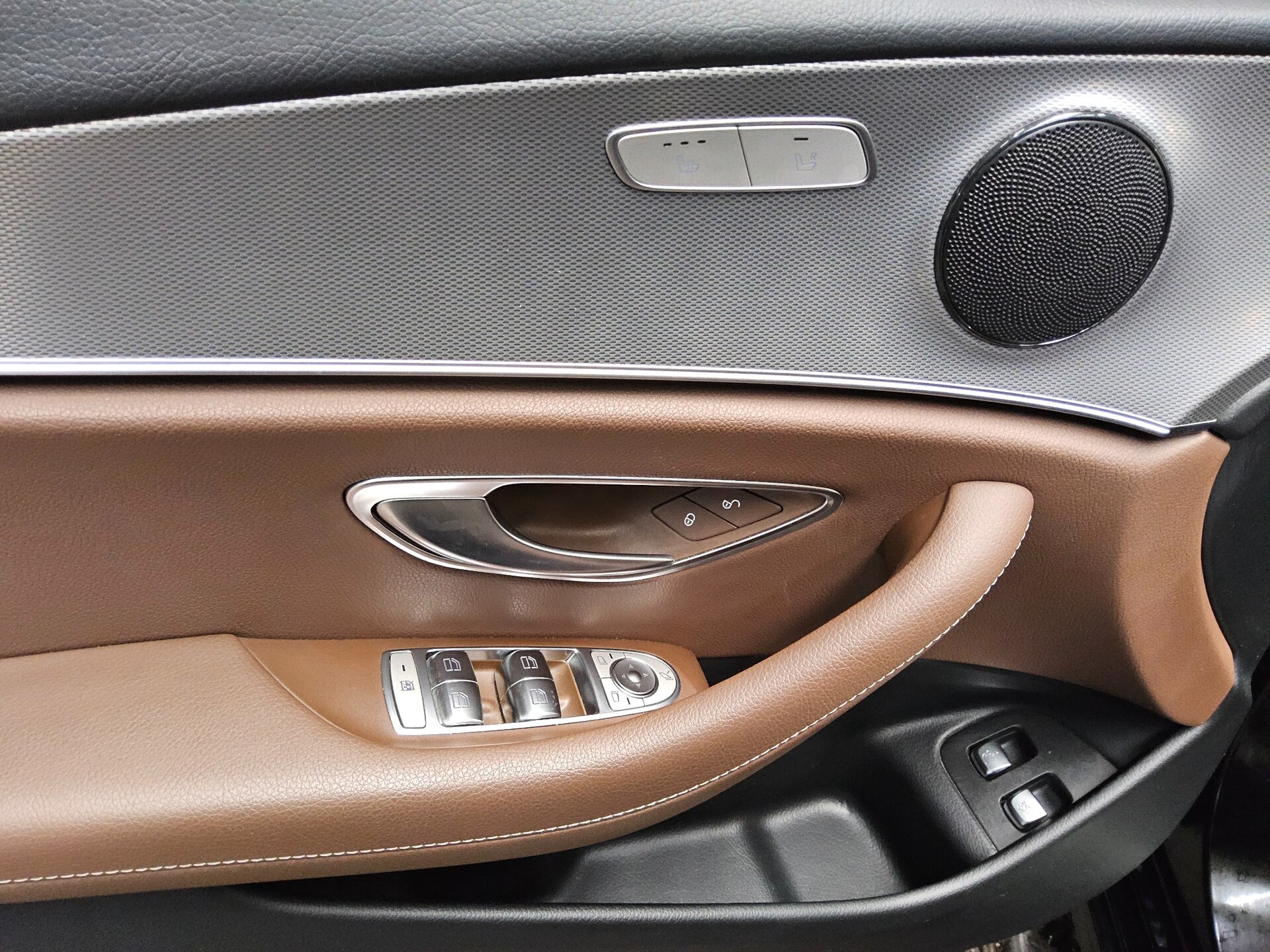 Mercedes-Benz E 300 T de Avantgarde Nav LED Widescreen AHK RFK 10