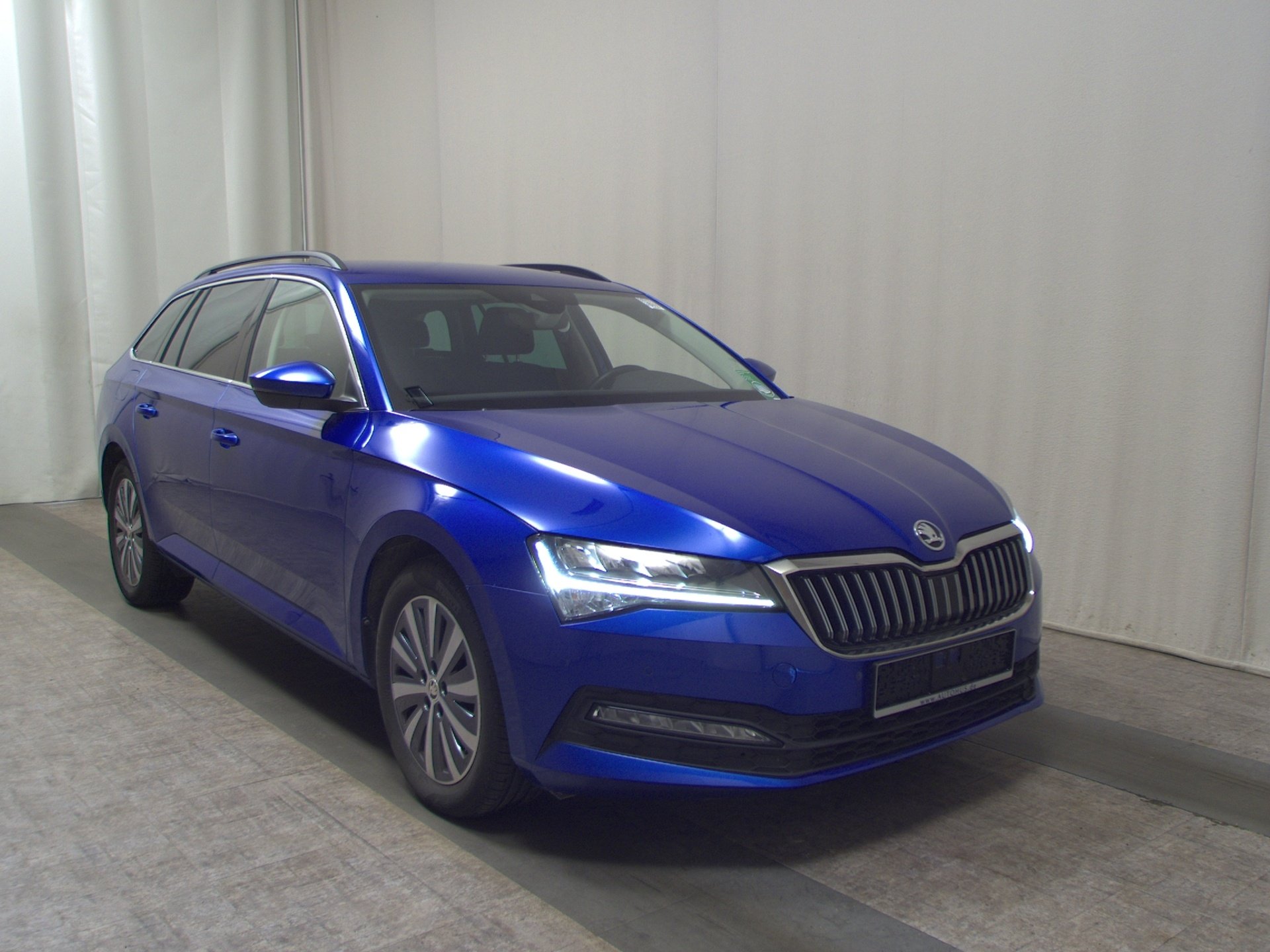 Skoda Superb Kombi 2.0 TDI Ambition Navi LED AID Shz 3