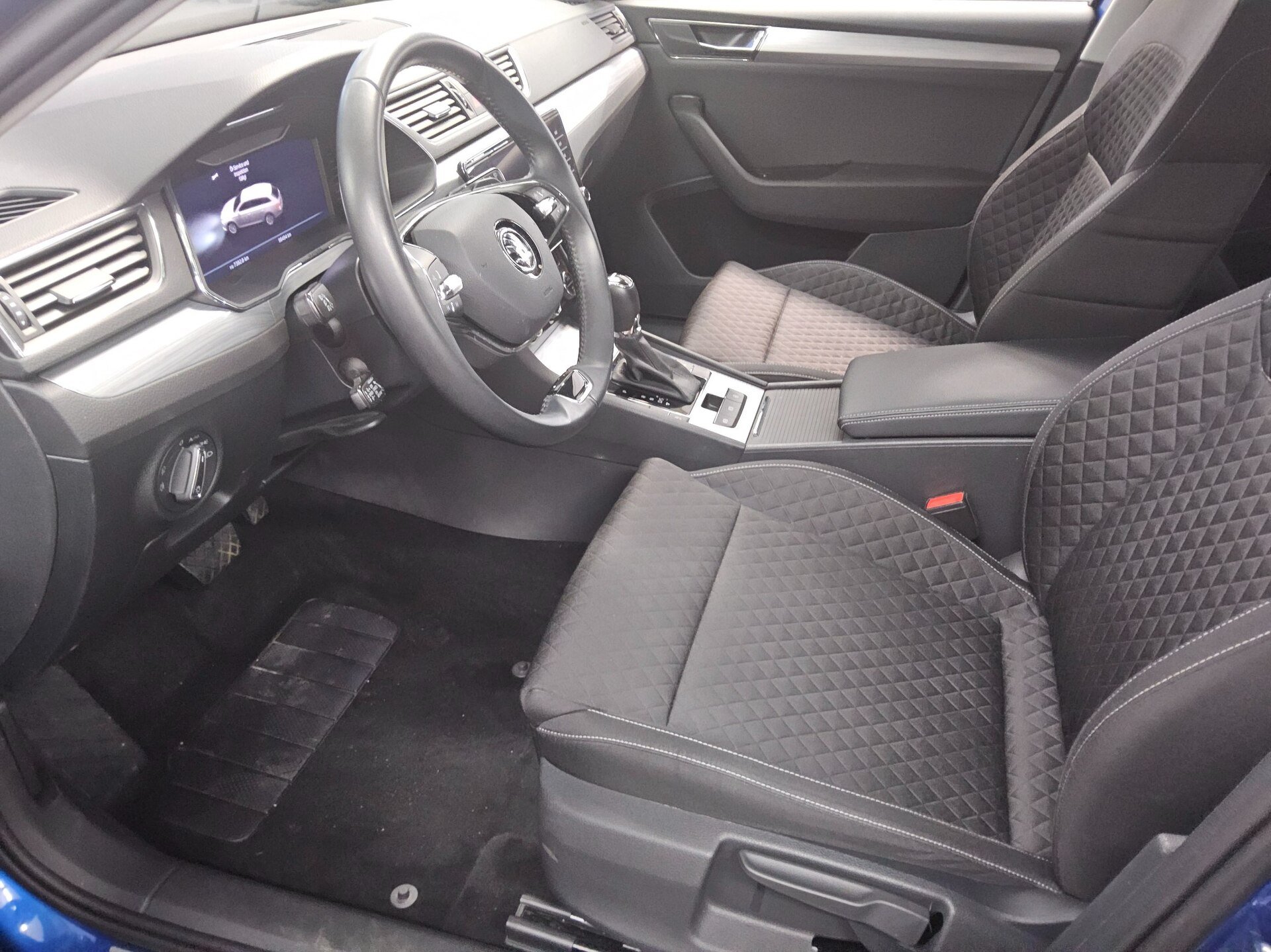 Skoda Superb Kombi 2.0 TDI Ambition Navi LED AID Shz 9