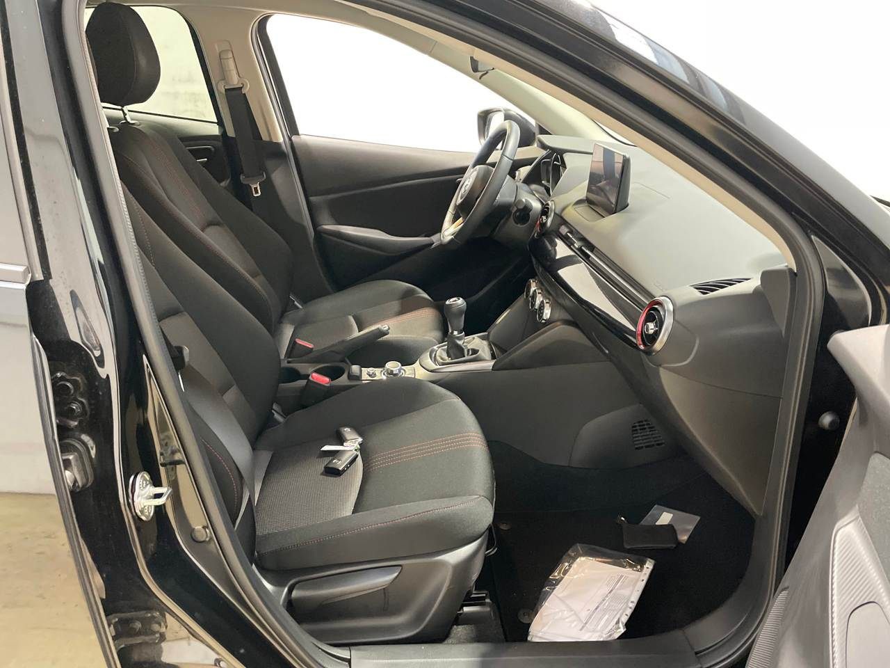 Mazda 2 SKYACTIV-G Hybrid AWD Homura NAVI KLIMAAUT LED SHZ KAMERA 6
