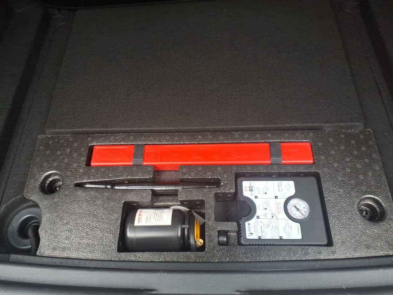 MG MG4 LED PDC ACC 11