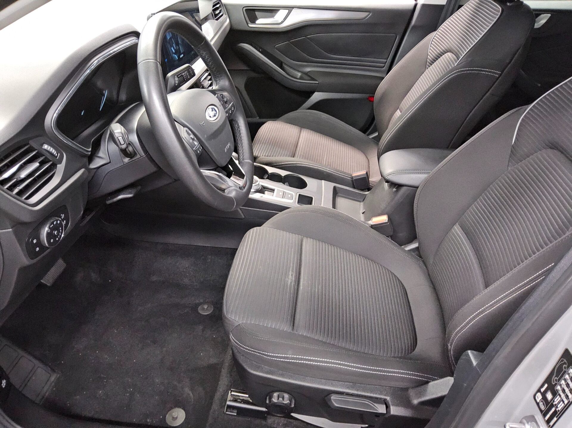 Ford Focus Turnier 1.5 EB Titanium 8