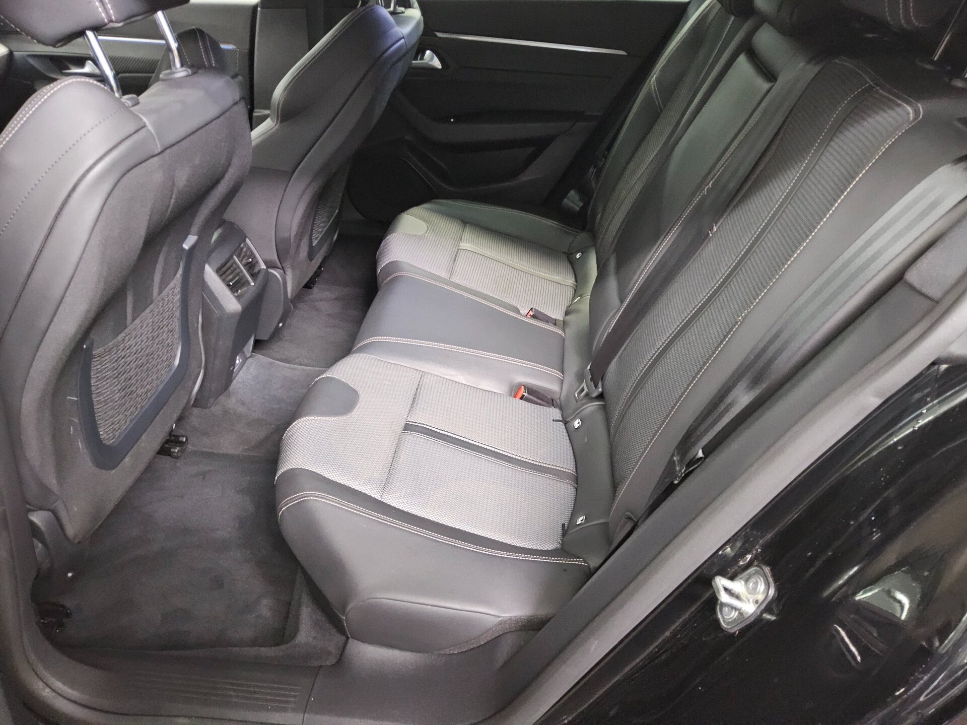 Peugeot 508 SW BlueHDi 150 Allure T-Leder Navi LED RfK 13