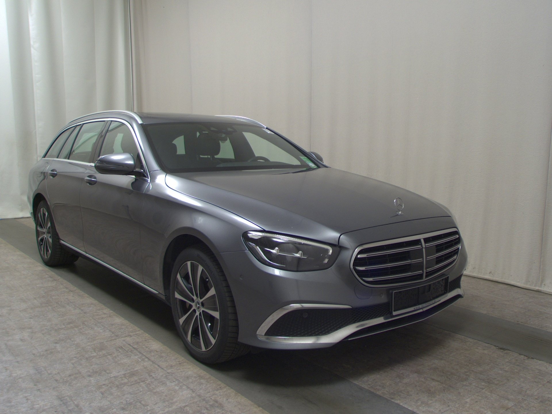 Mercedes-Benz E 300 T de 4M Exclusive Navi LED GSD HuD Burm Leder AHK 3