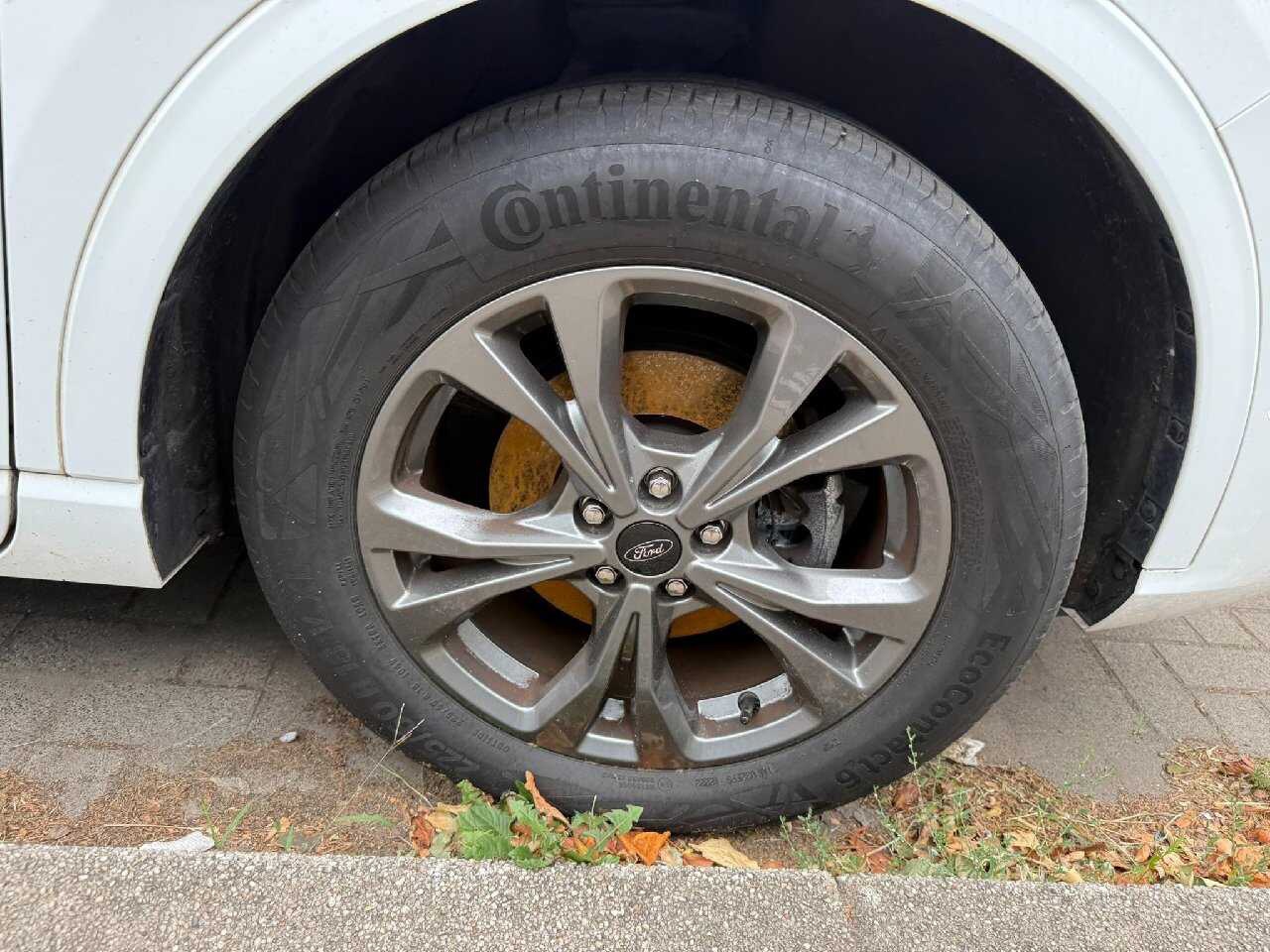 Ford Kuga 2.0 EB ST-Line Navi LED DigiTacho RFK ACC 12