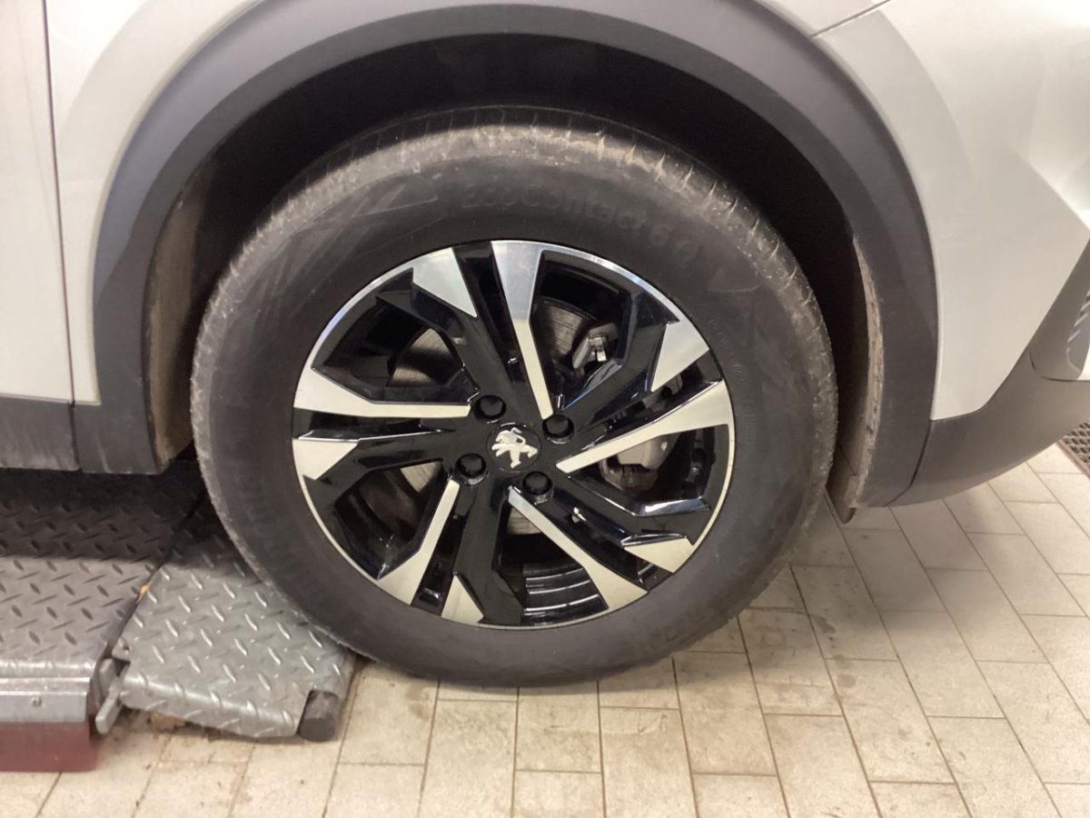 Peugeot 2008 Allure NAVI LED T-LEDER SHZ RFK 12