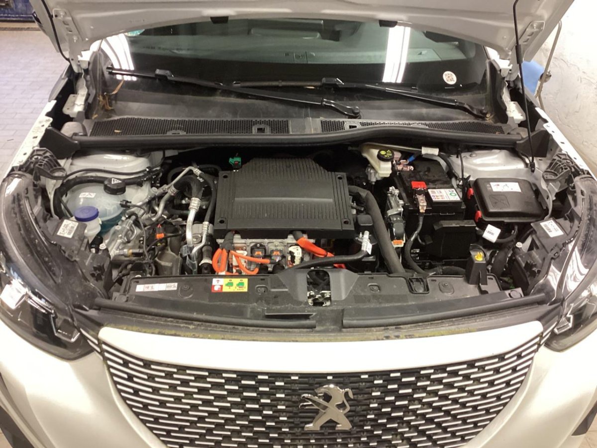 Peugeot 2008 Allure NAVI LED T-LEDER SHZ RFK 11