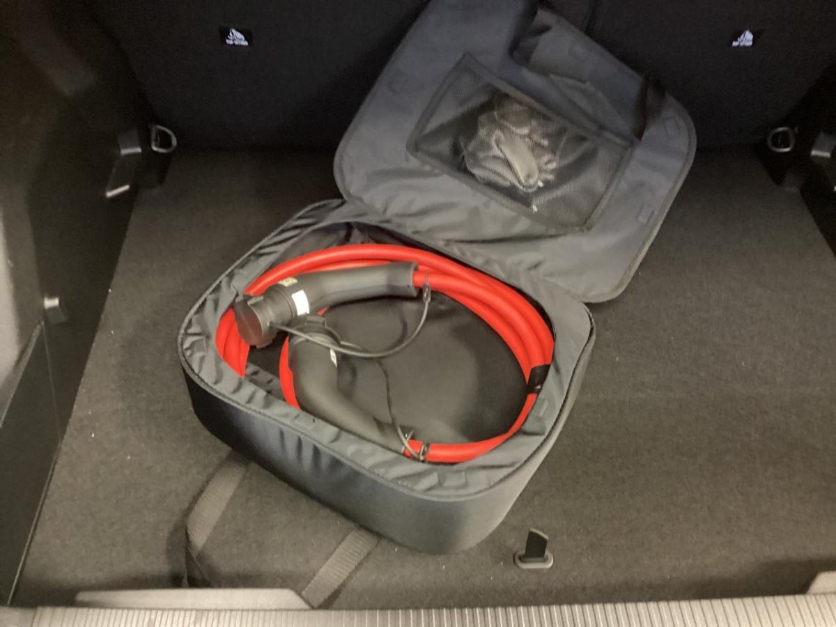 Peugeot 2008 Allure NAVI LED T-LEDER SHZ RFK 9