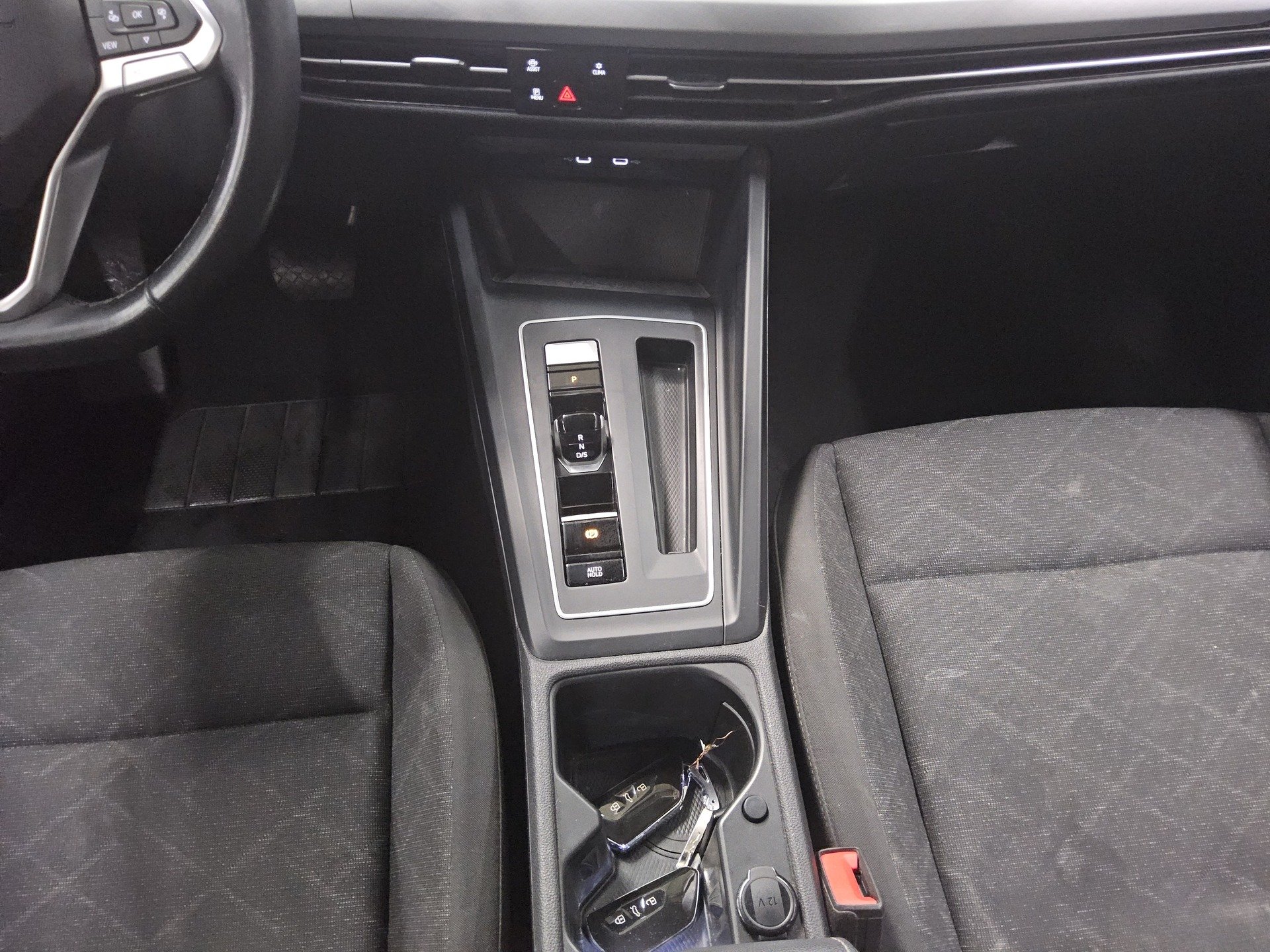 Volkswagen Golf-8 Var. 2.0 TDI Life Navi DC LED+ ACC Shz 6