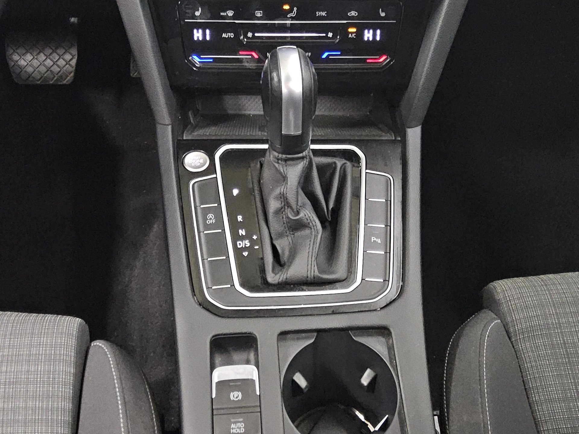 Volkswagen Passat Var. 2.0 TSI Business Navi DC Pano RFK 6