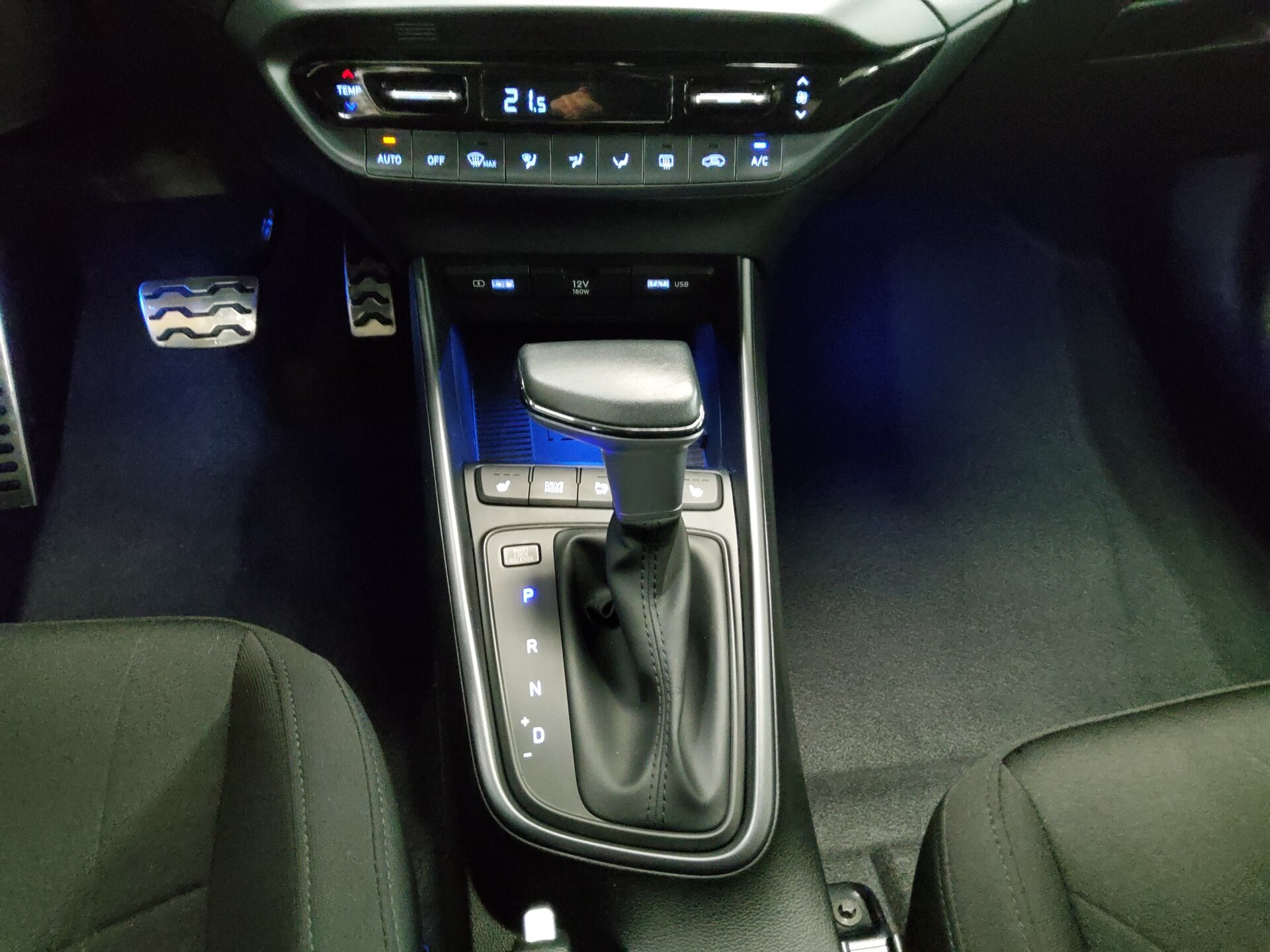 Hyundai Bayon 1.0 T-GDI Trend CarPlay DC RfK Lane LED 6