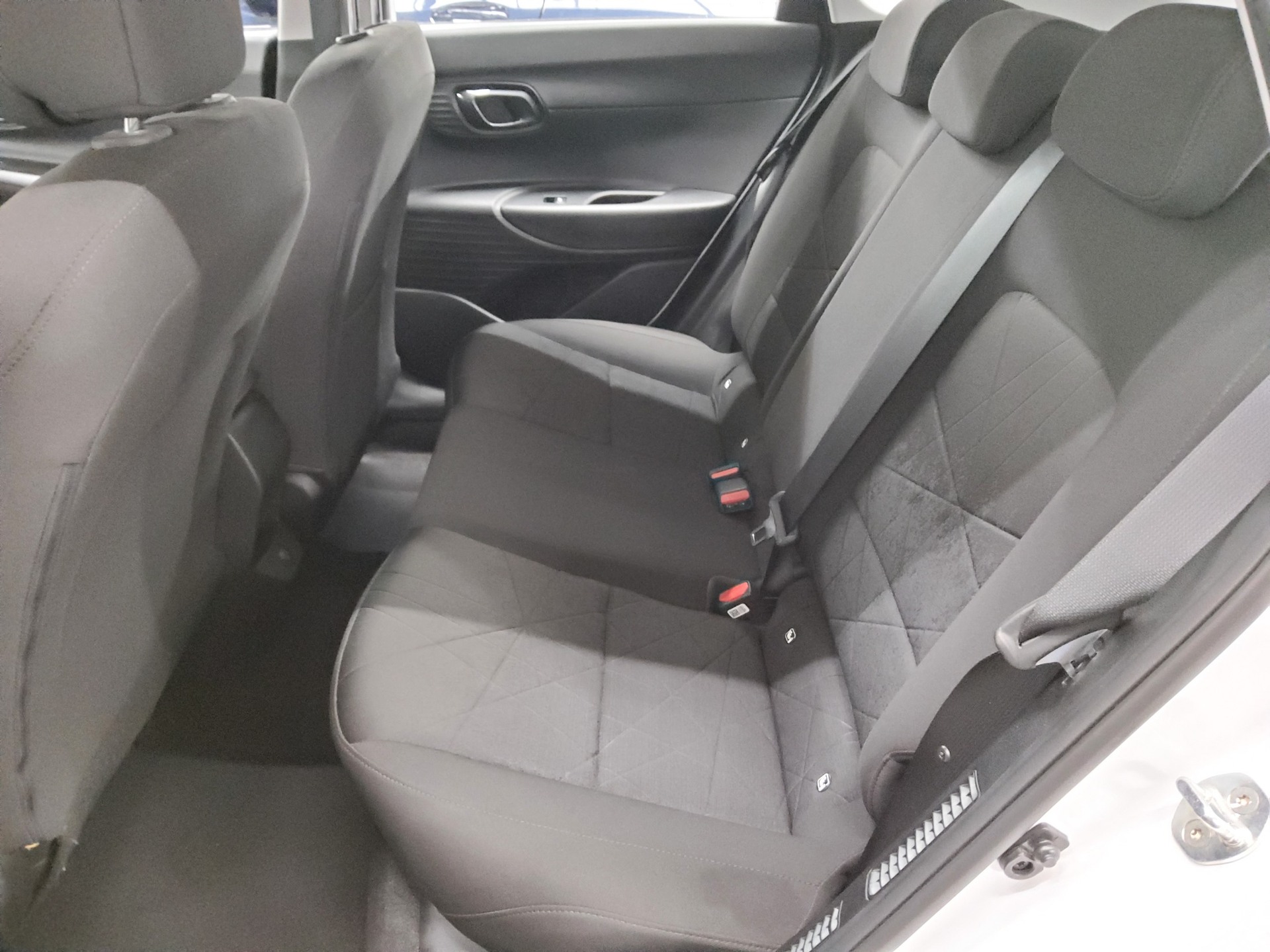 Hyundai Bayon 1.0 T-GDI Trend CarPlay DC RfK Lane LED 13