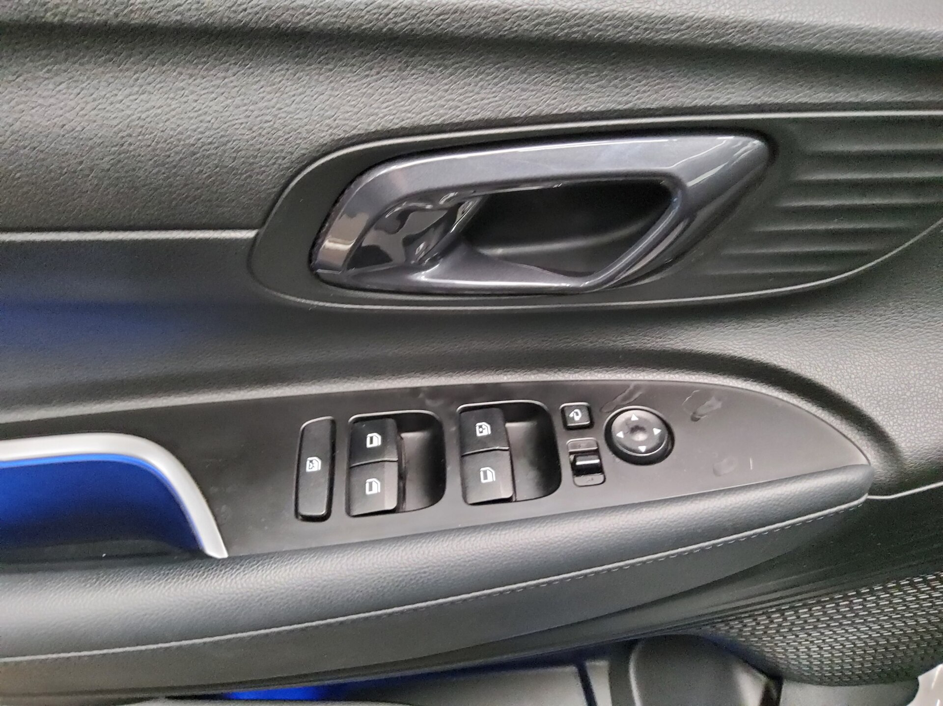 Hyundai Bayon 1.0 T-GDI Trend CarPlay DC RfK Lane LED 10
