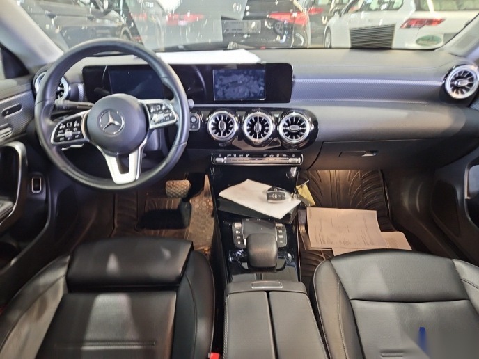 Mercedes-Benz CLA 220 d Progressive LEDER NAVI SPORTSITZE SHZ PDC 5