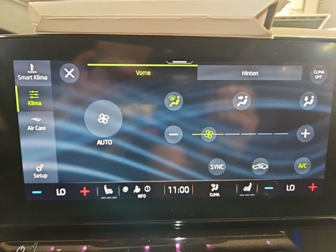 Skoda Octavia Kombi 2.0 TDI Navi LED Shz T-Leder Pano 10