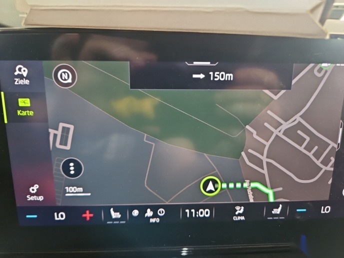 Skoda Octavia Kombi 2.0 TDI Navi LED Shz T-Leder Pano 9