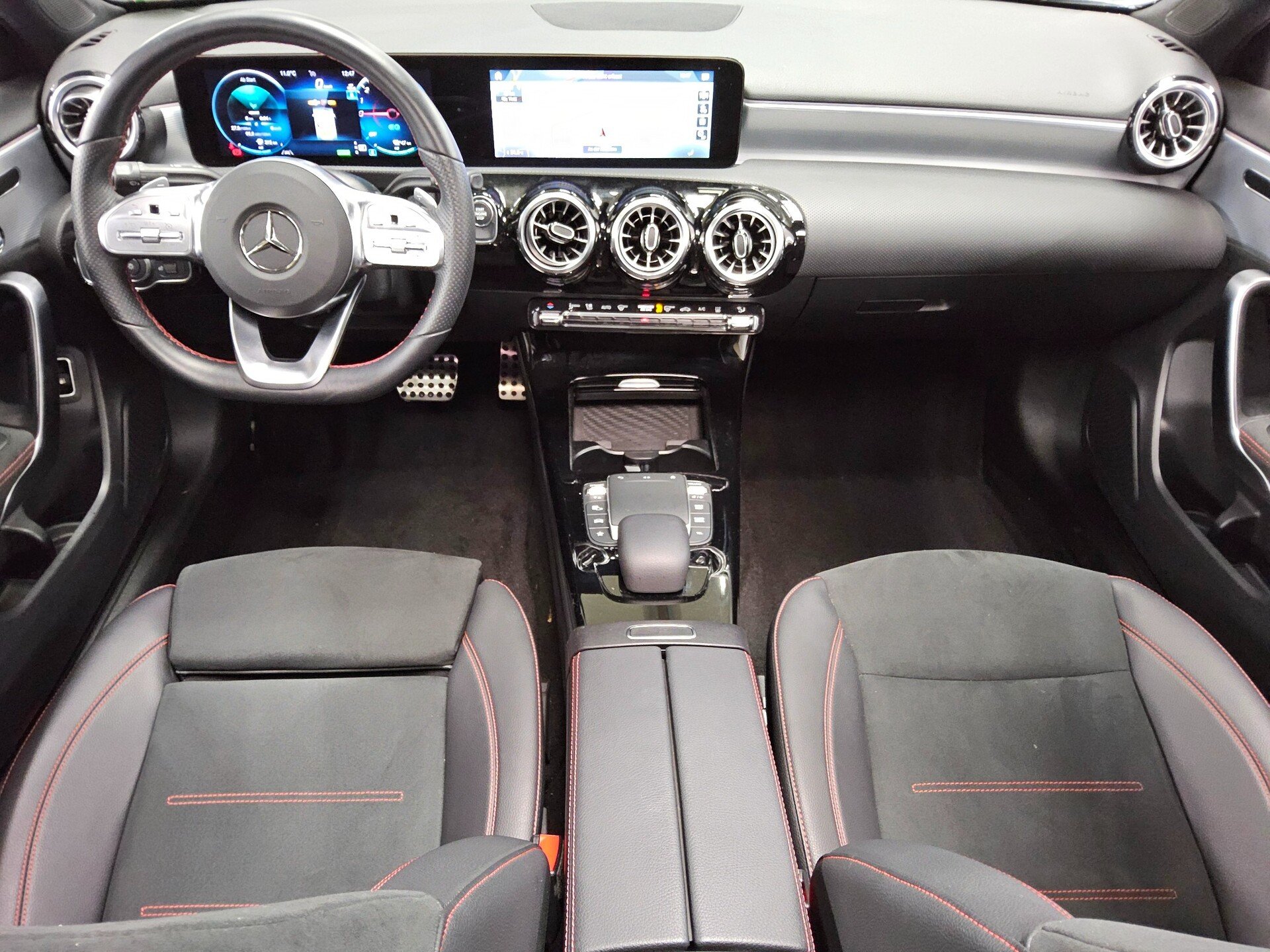 Mercedes-Benz A 250 e AMG-Line Navi LED Pano PDC Shz Tempomat 5