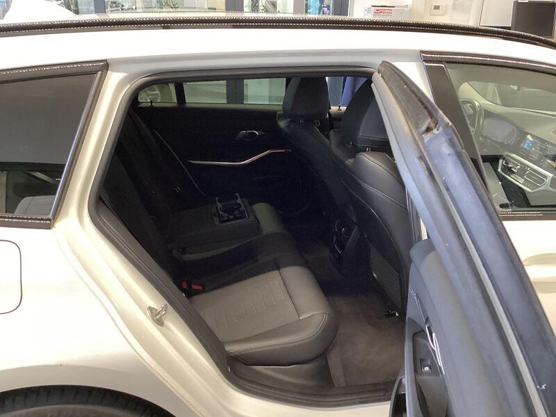 BMW 320dA Touring Sport-Line KLIMAAUT LED SPORTSITZE SHZ PDC 10