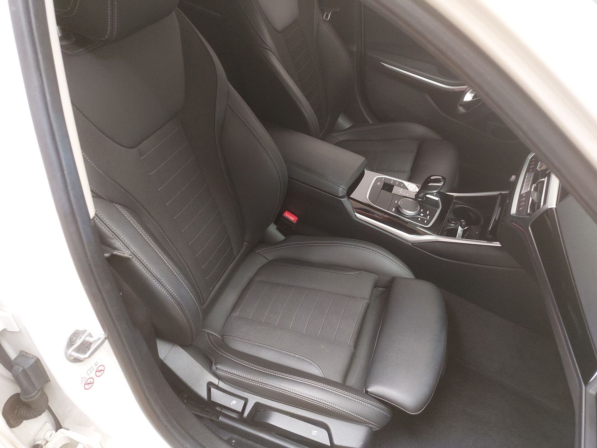 BMW 320d Touring Sport-Line LED AHK 15
