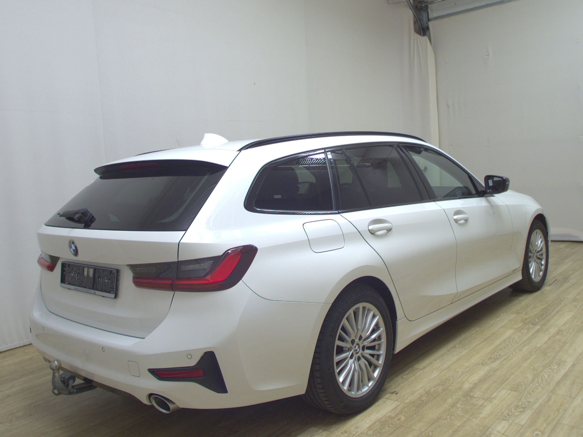 BMW 320d Touring Sport-Line LED AHK 4