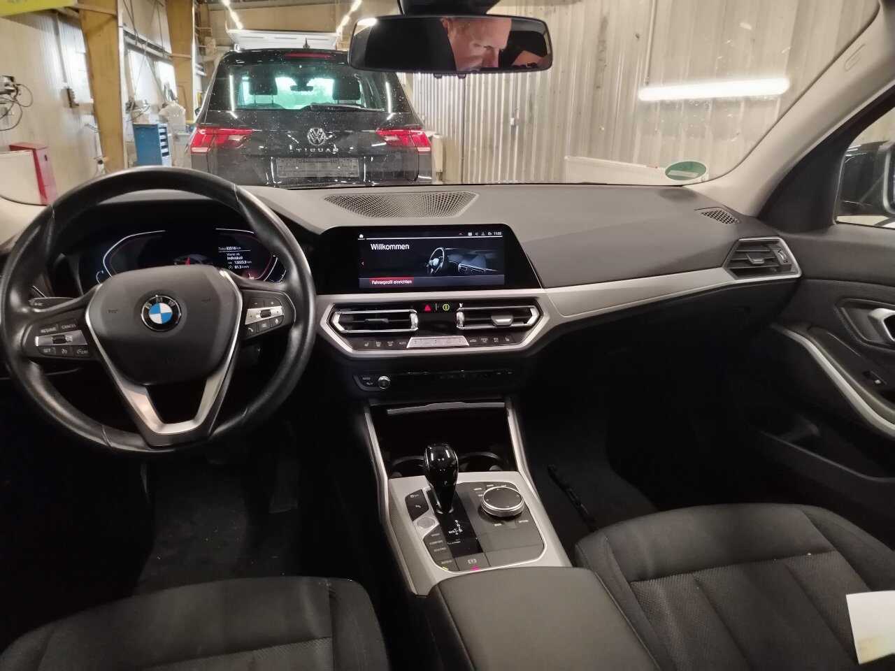 BMW 320dA xDr Advantage Navi LED LC-Pro AHK 5