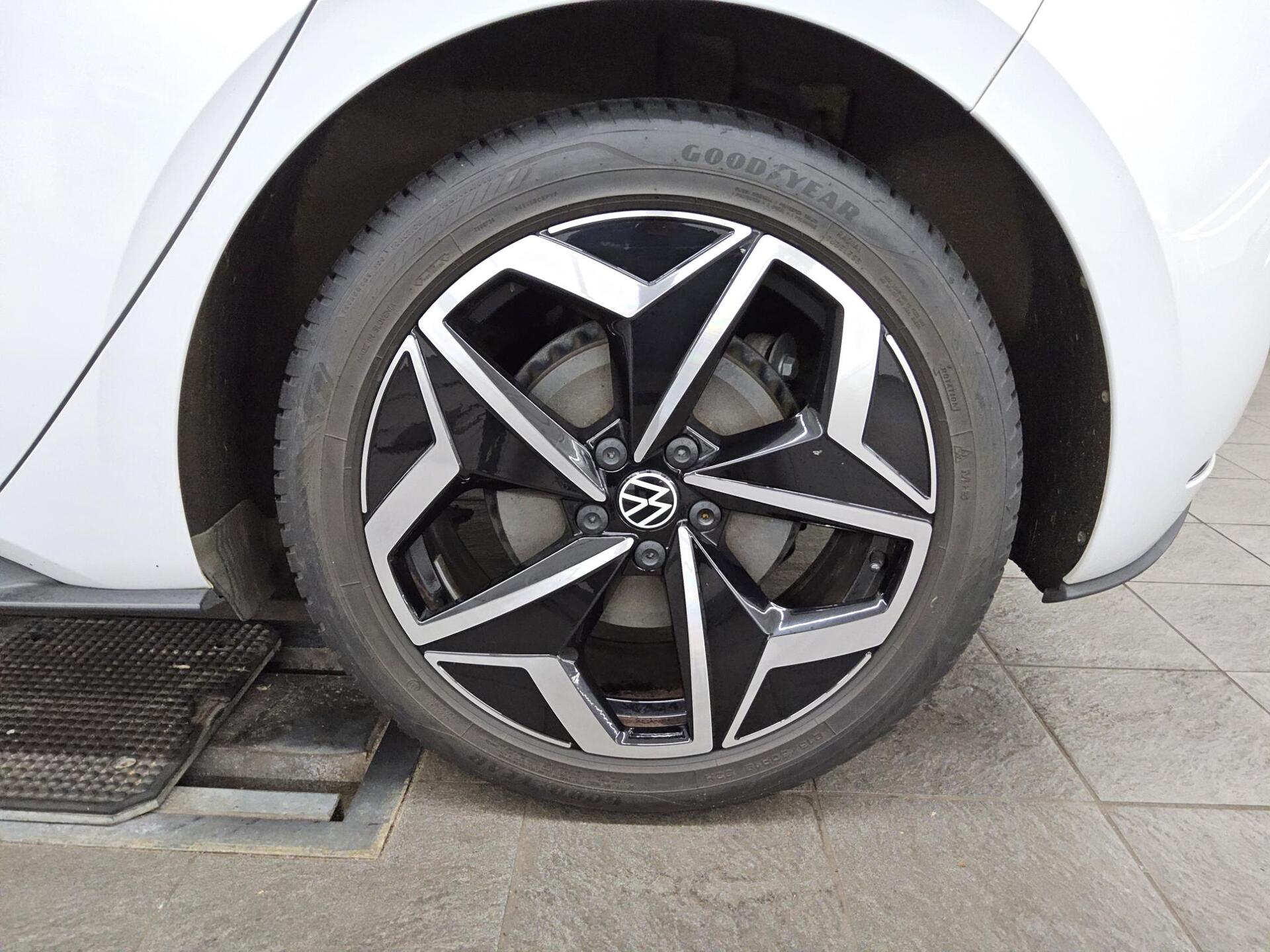 Volkswagen ID.3 Navi LED Shz 11