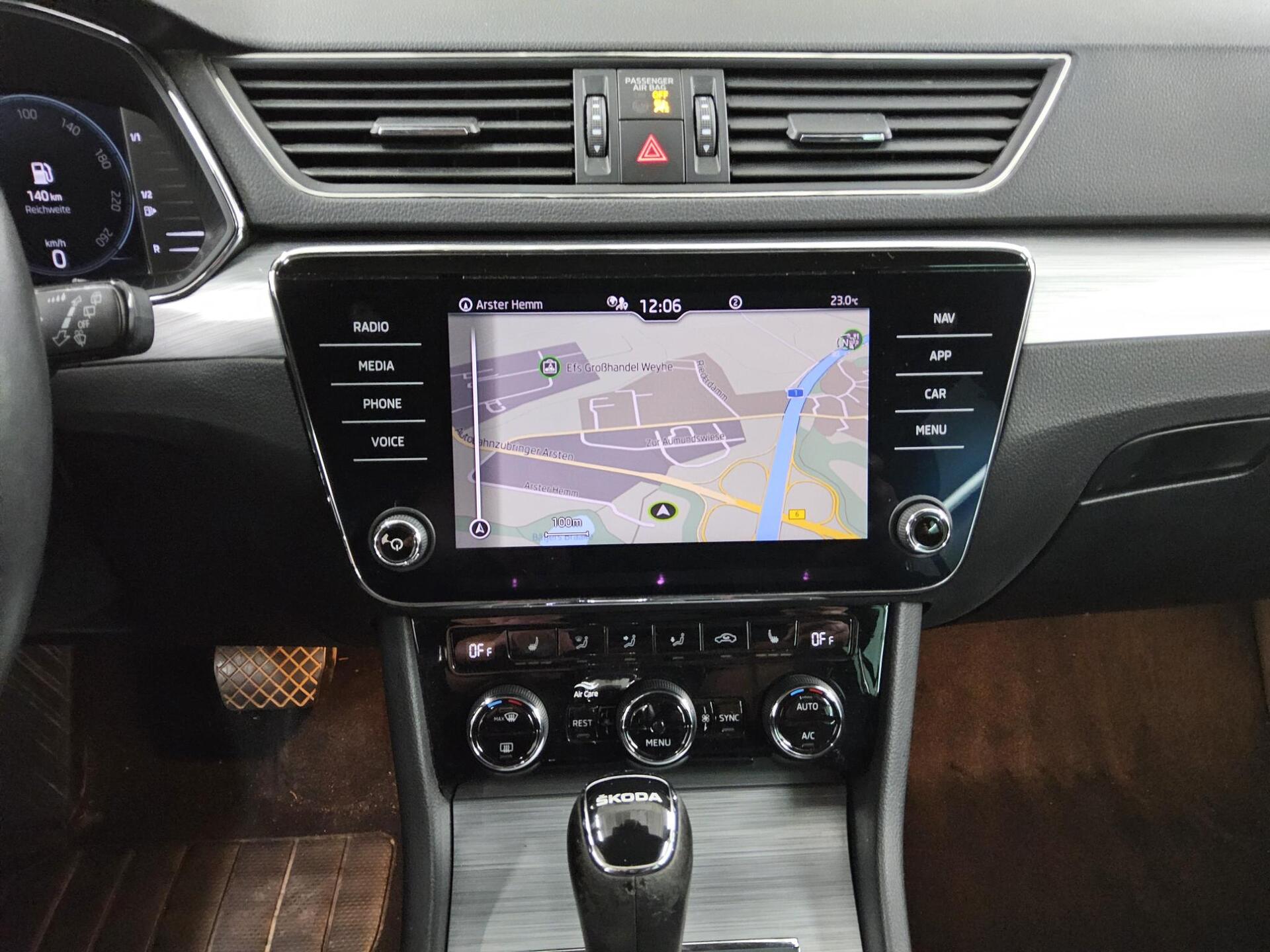 Skoda Superb Kombi 2.0 TDI Ambition Navi LED vc AHK 7