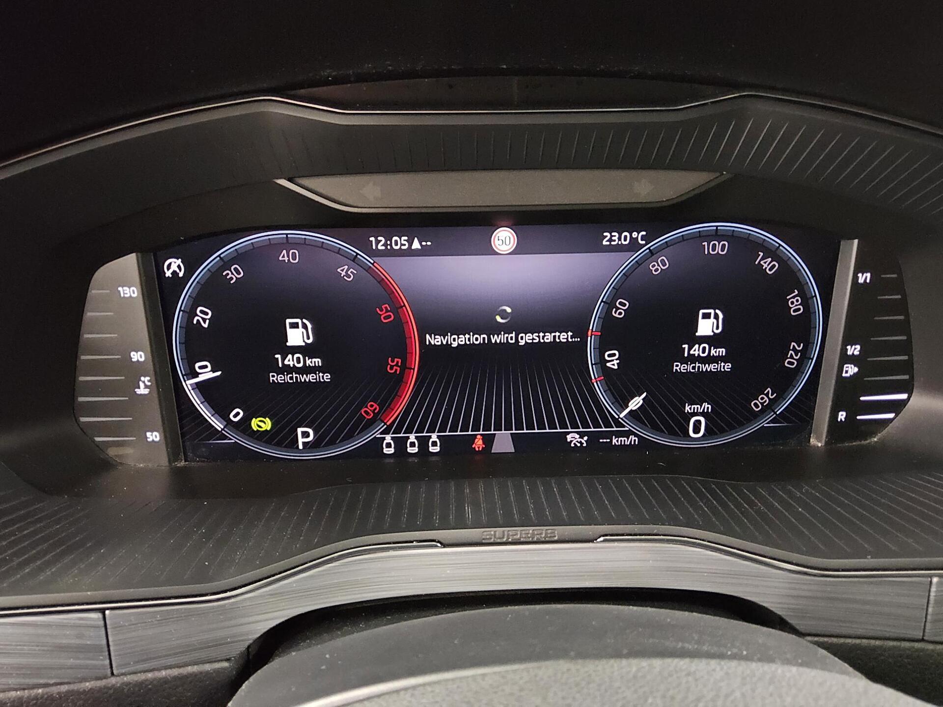 Skoda Superb Kombi 2.0 TDI Ambition Navi LED vc AHK 8