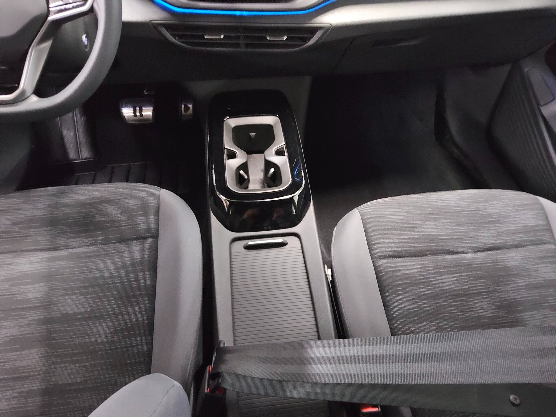 Volkswagen ID.4 Pure Performance Navi LED PDC 6