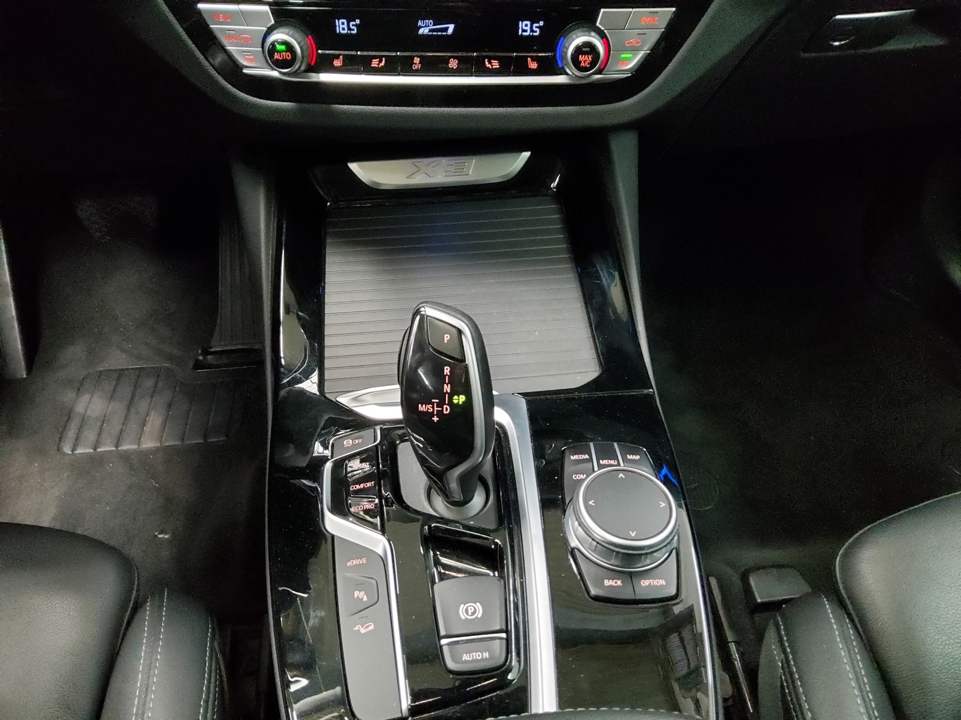 BMW X3 xDrive30e Advantage Navi LED vc H-K Pano RFK 6