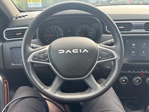 Dacia Duster 1.5 dCi T-Leder Navi LED Shz AHK 10