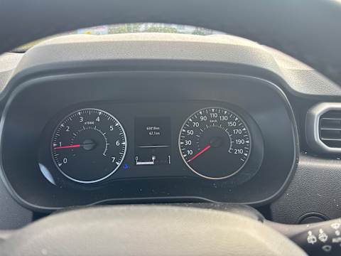 Dacia Duster 1.5 dCi T-Leder Navi LED Shz AHK 8