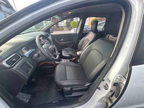 Dacia Duster 1.5 dCi T-Leder Navi LED Shz AHK 6