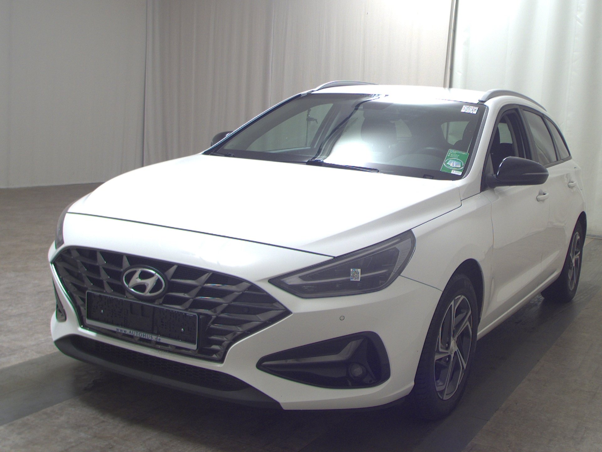 Hyundai i30 1.6 CRDI Intro Ed. Navi LED RfK PDC Shz BT 2