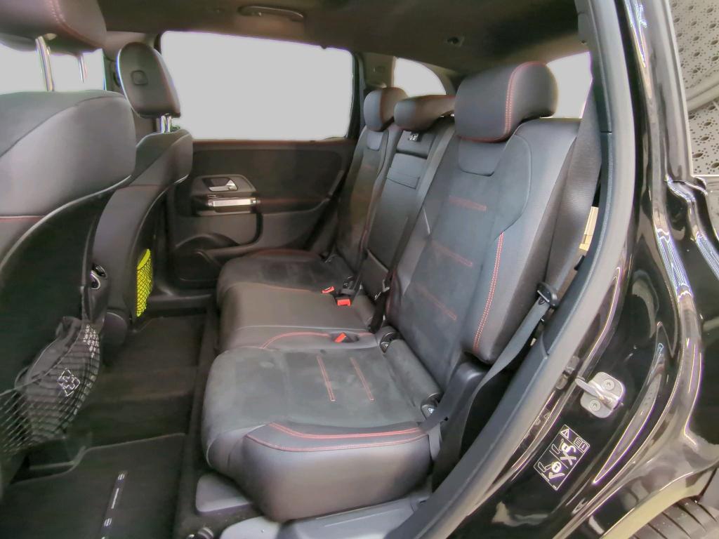 Mercedes-Benz GLB 200 d 4M AMG-Line AMG-LINE NAVI KLIMAAUT LED RADIO 8